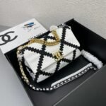 Chanel 19 Large Stitch Crossbody Bag White 24cm - Image 3