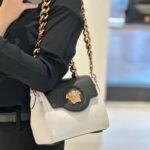 Versace La Medusa White Black 20cm 2w63v - Image 7