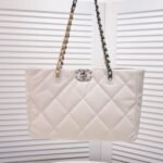 Chanel Quilted 19 East West Shopping Bag White 41Cm - Image 3